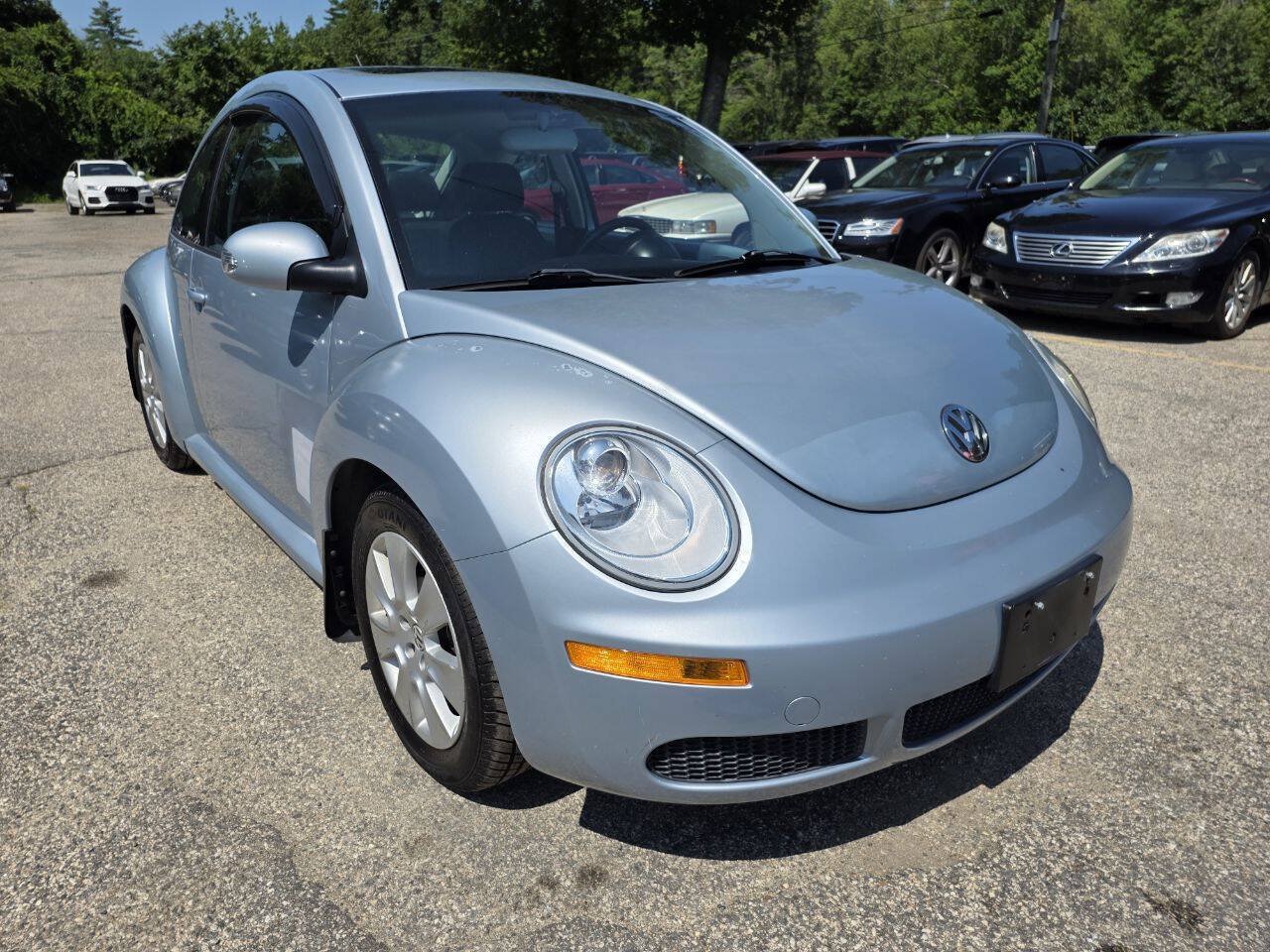 Used 2009 Volkswagen Beetle S FWD image 6
