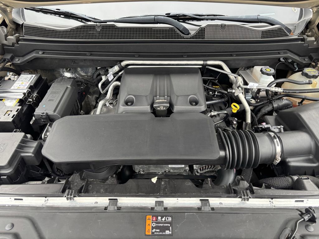 Used 2024 Chevrolet Colorado ZR2 w/ Technology Package image 26