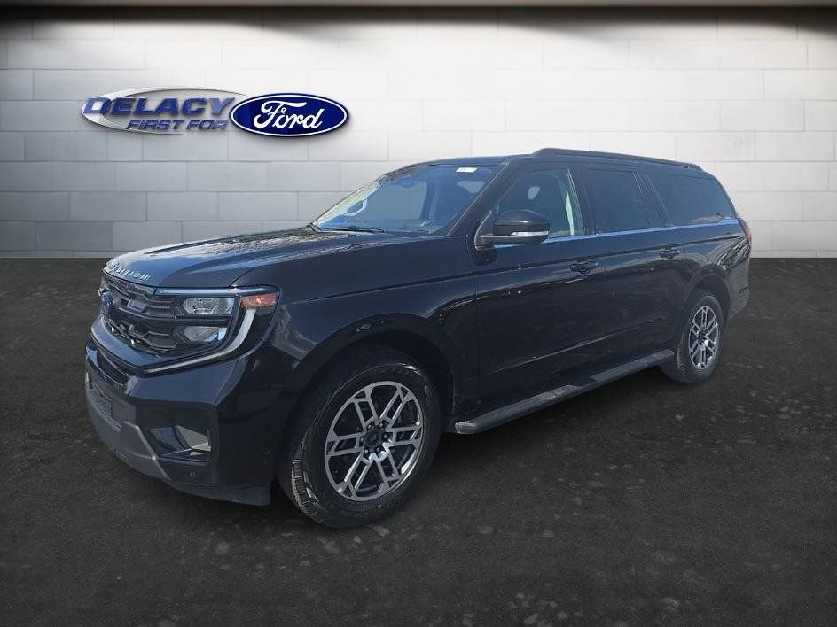 Used 2025 Ford Expedition Max Active AWD/4WD image 2