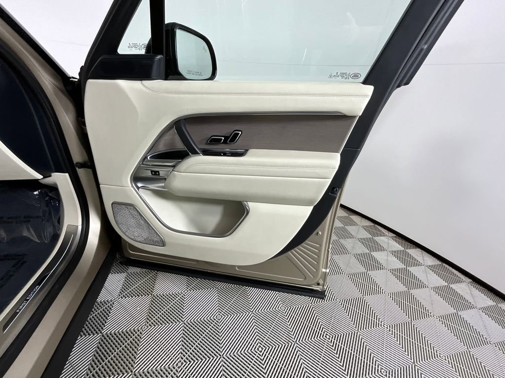 Used 2022 Land Rover Range Rover First Edition AWD/4WD image 21