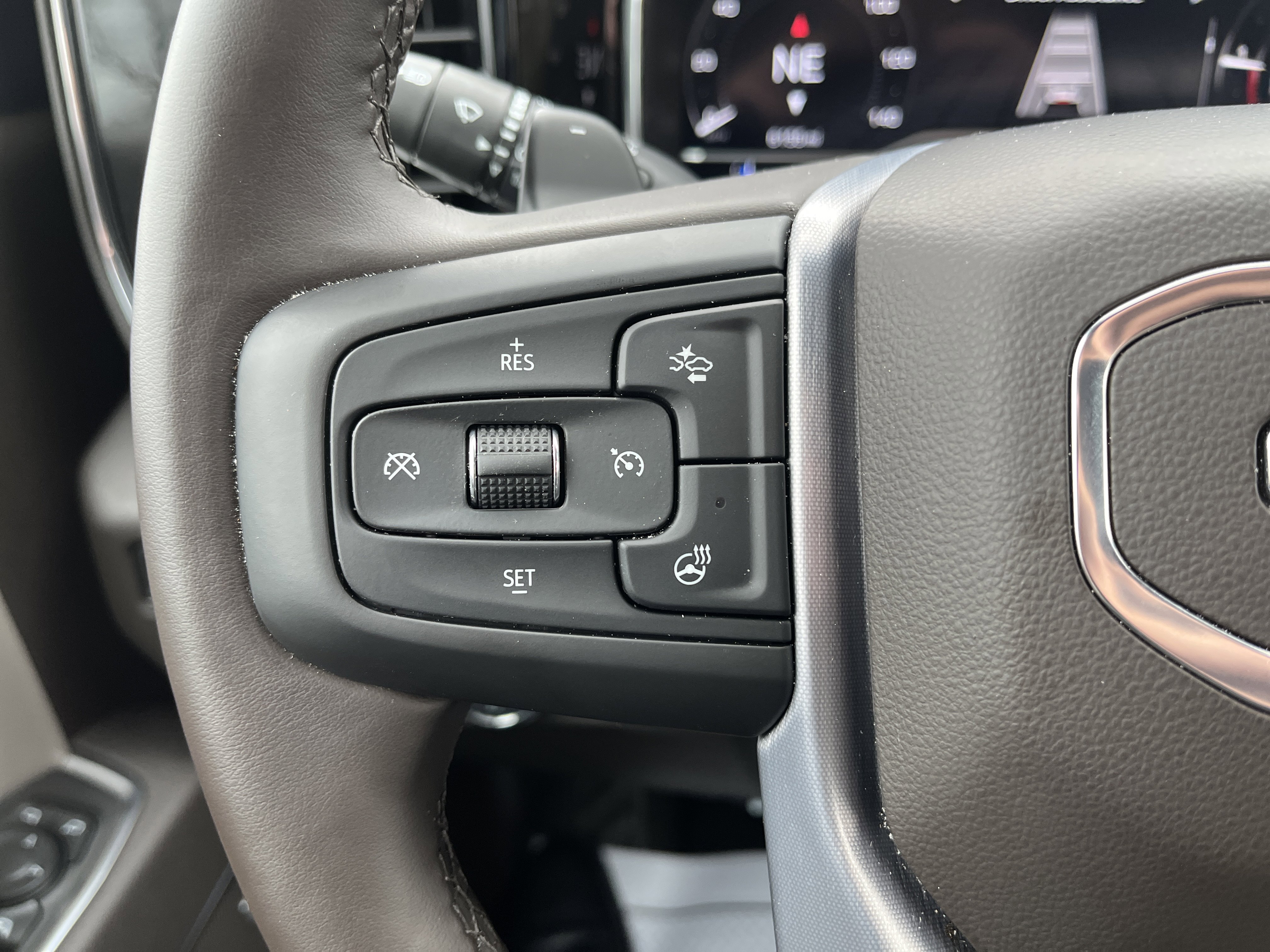 Used 2025 GMC Sierra 1500 SLT w/ SLT Premium Plus Package AWD/4WD image 22