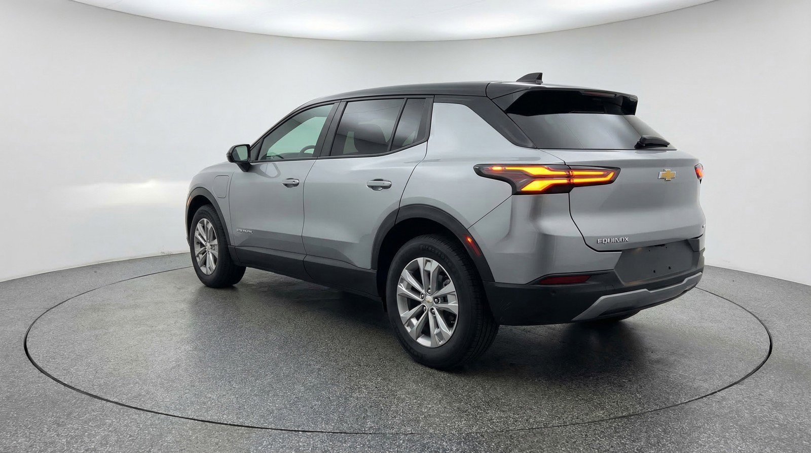 Used 2025 Chevrolet Equinox LT FWD image 6