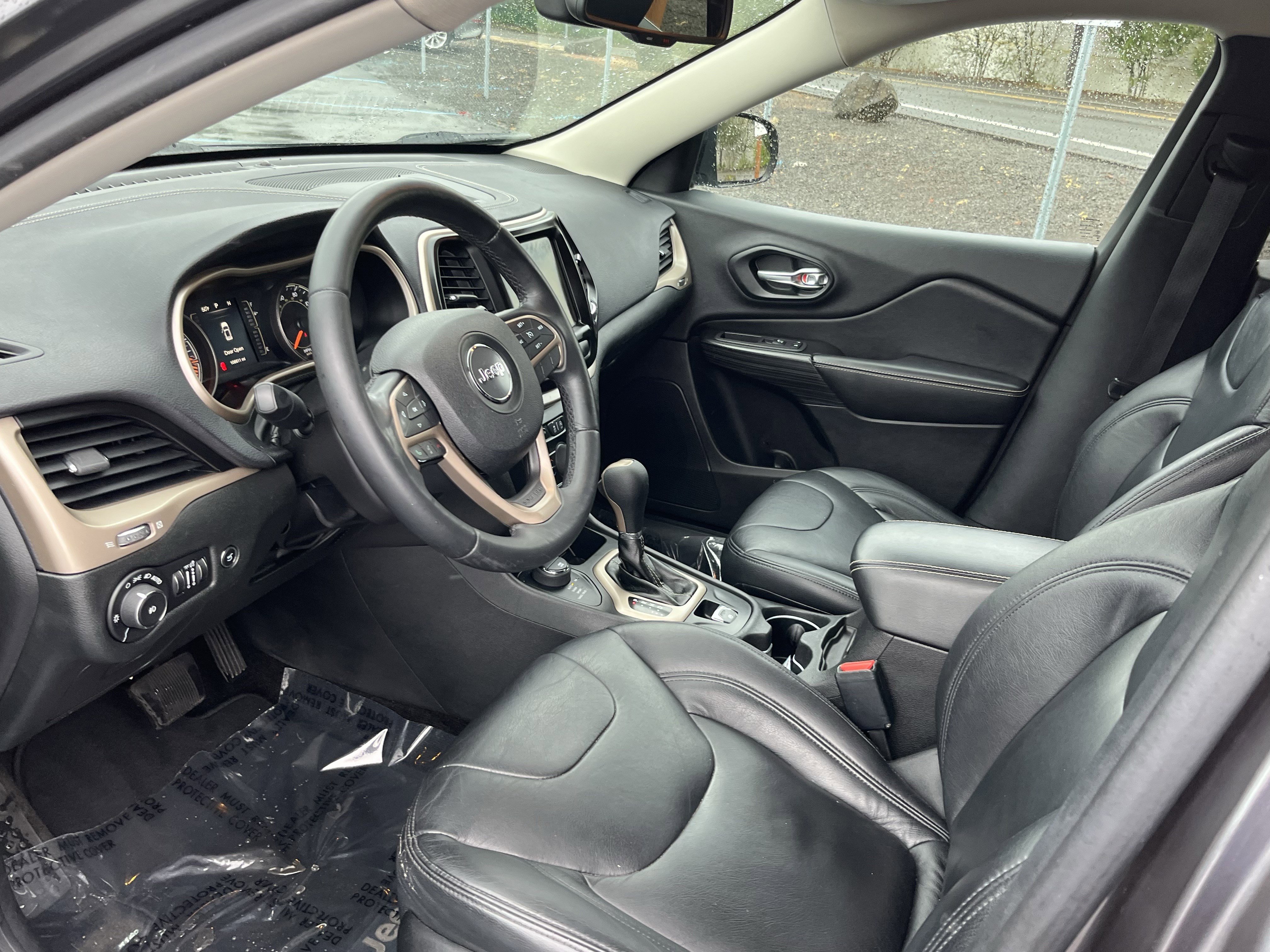 Used 2015 Jeep Cherokee Latitude w/ Comfort/Convenience Group image 9