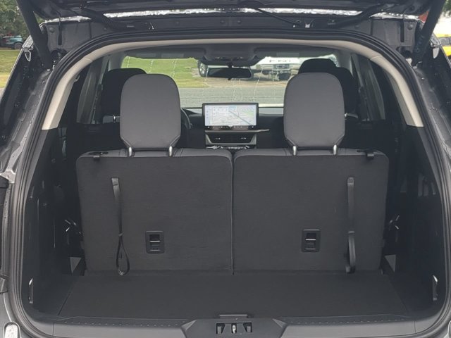 New 2026 Ford Explorer Active RWD image 13