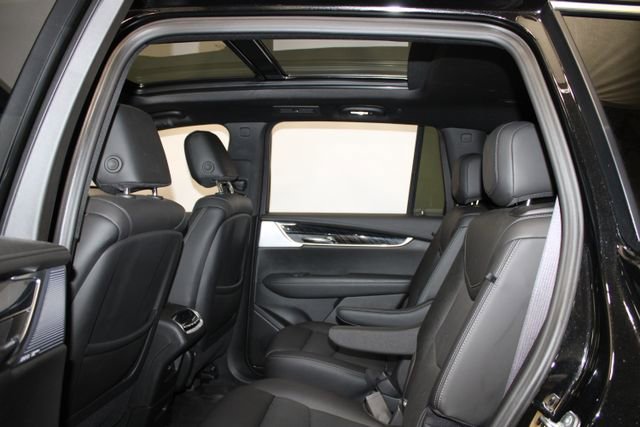 Used 2024 Cadillac XT6 Premium Luxury w/ LPO, Floor Liner Package FWD image 9