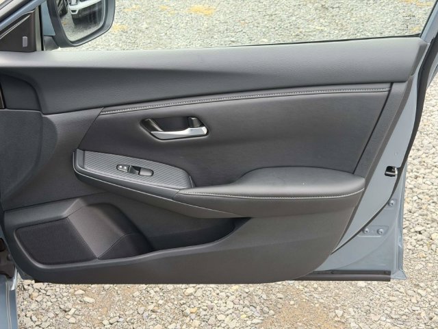 Used 2025 Nissan Sentra SV FWD image 9