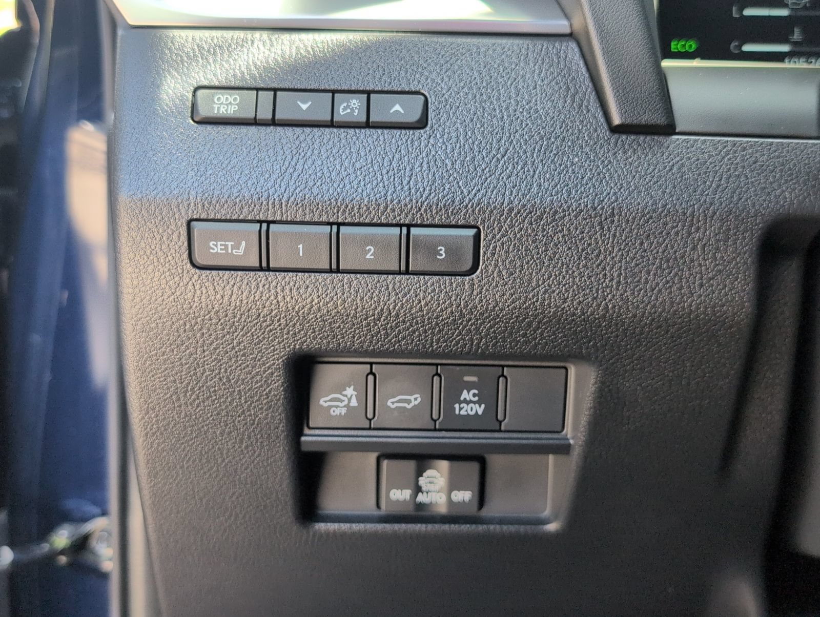 Certified 2025 Lexus GX 550 w/ Cold Area Package AWD/4WD image 19