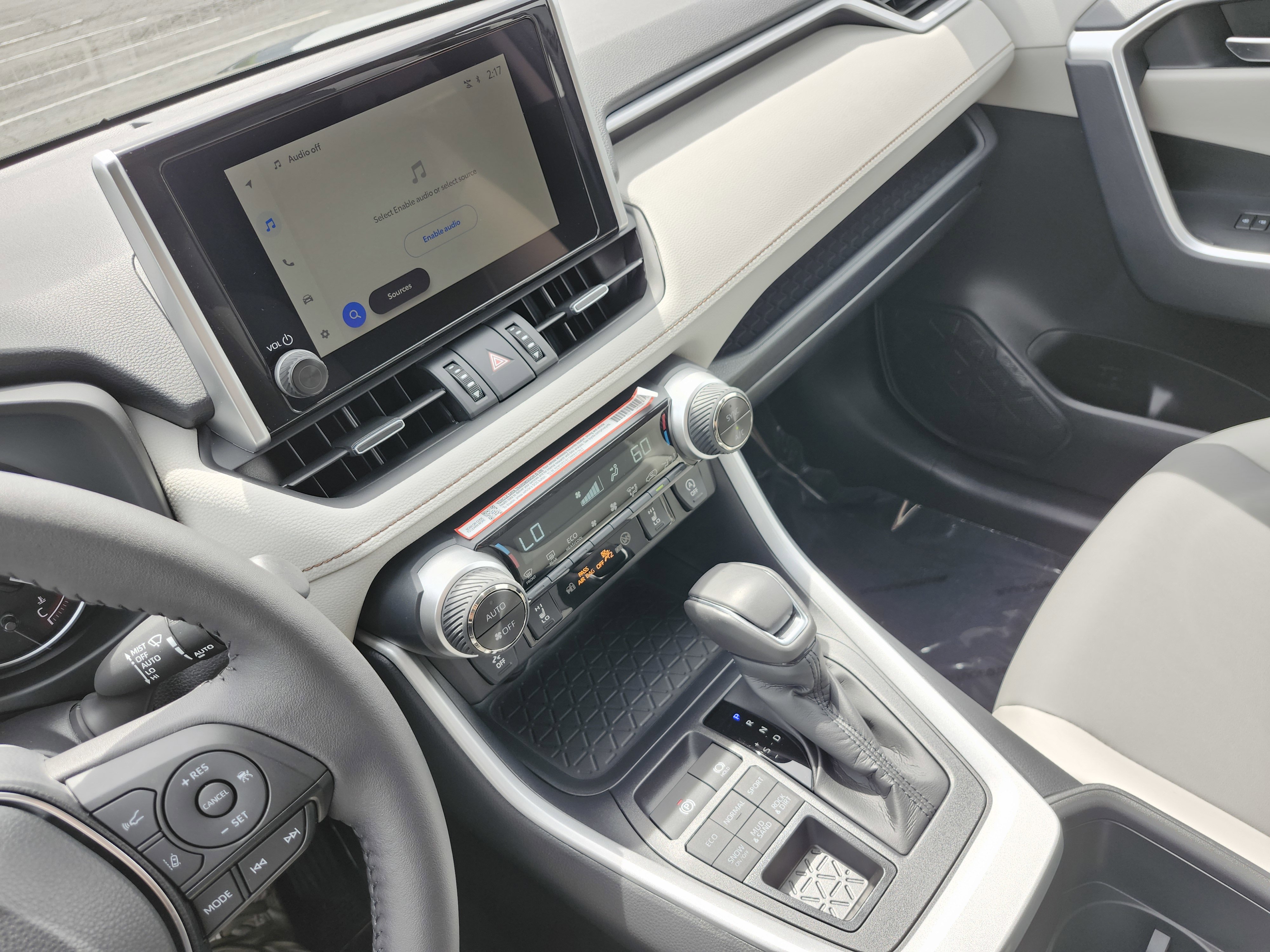 Used 2025 Toyota RAV4 XLE Premium w/ Weather Package AWD/4WD image 32