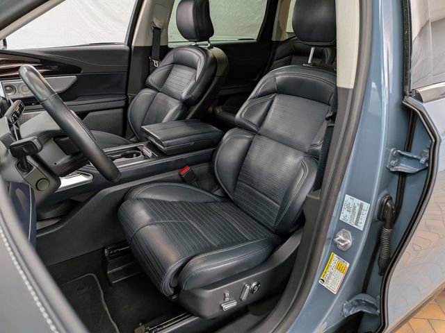 Used 2025 Lincoln Nautilus Reserve image 16