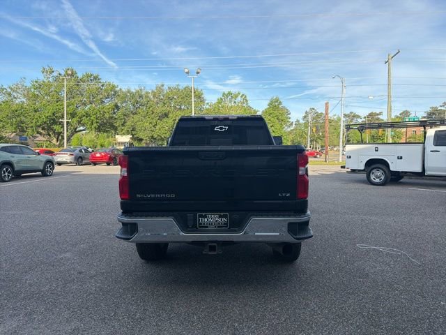 Used 2020 Chevrolet Silverado 2500 LTZ w/ LTZ Premium Package image 6