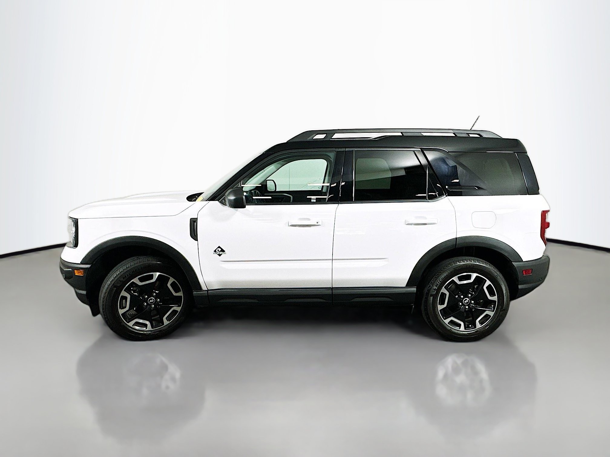 Used 2023 Ford Bronco Sport Outer Banks w/ Tech Package AWD/4WD image 4