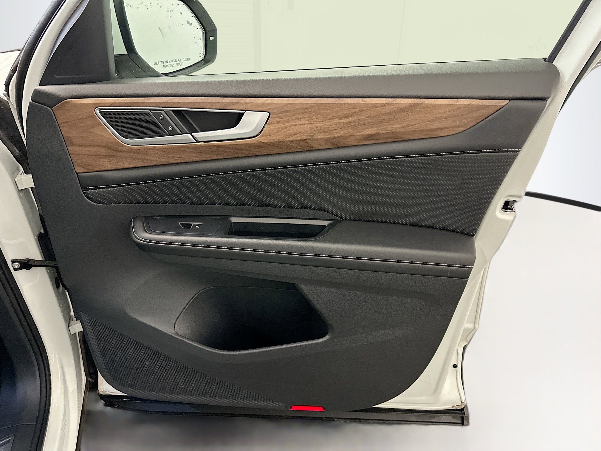 Used 2024 Volkswagen Atlas SE image 35