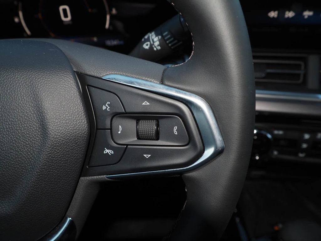 Certified 2024 Chevrolet Trax ACTIV w/ Sunroof Package image 32