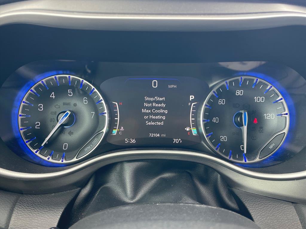 Used 2024 Chrysler Pacifica Touring-L FWD image 11