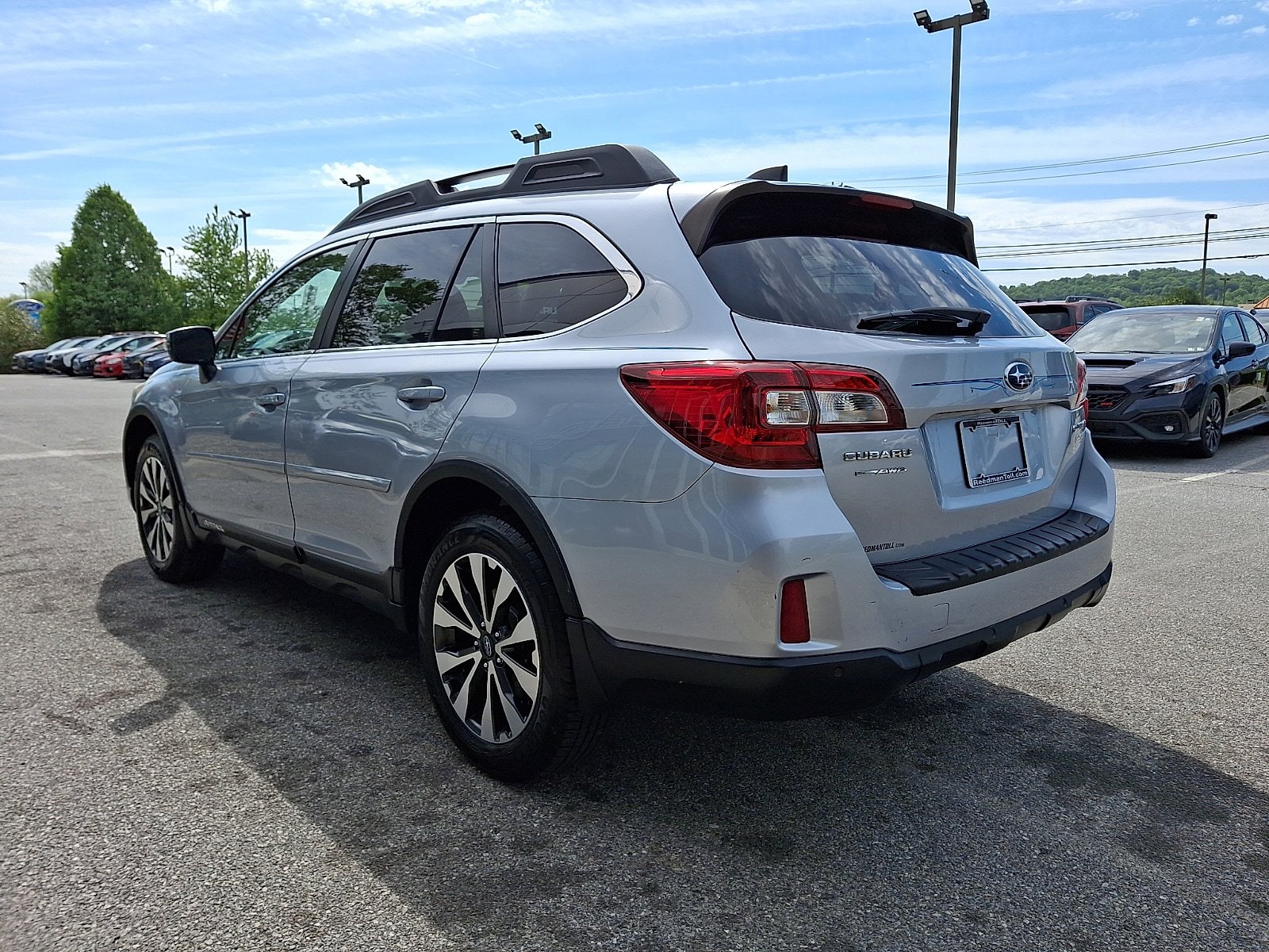 Used 2017 Subaru Outback 2.5i Limited AWD/4WD image 4