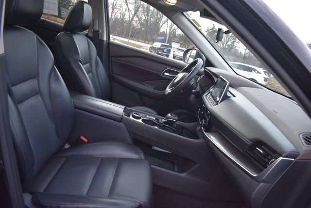 Used 2021 Nissan Rogue SV w/ Premium Package image 13