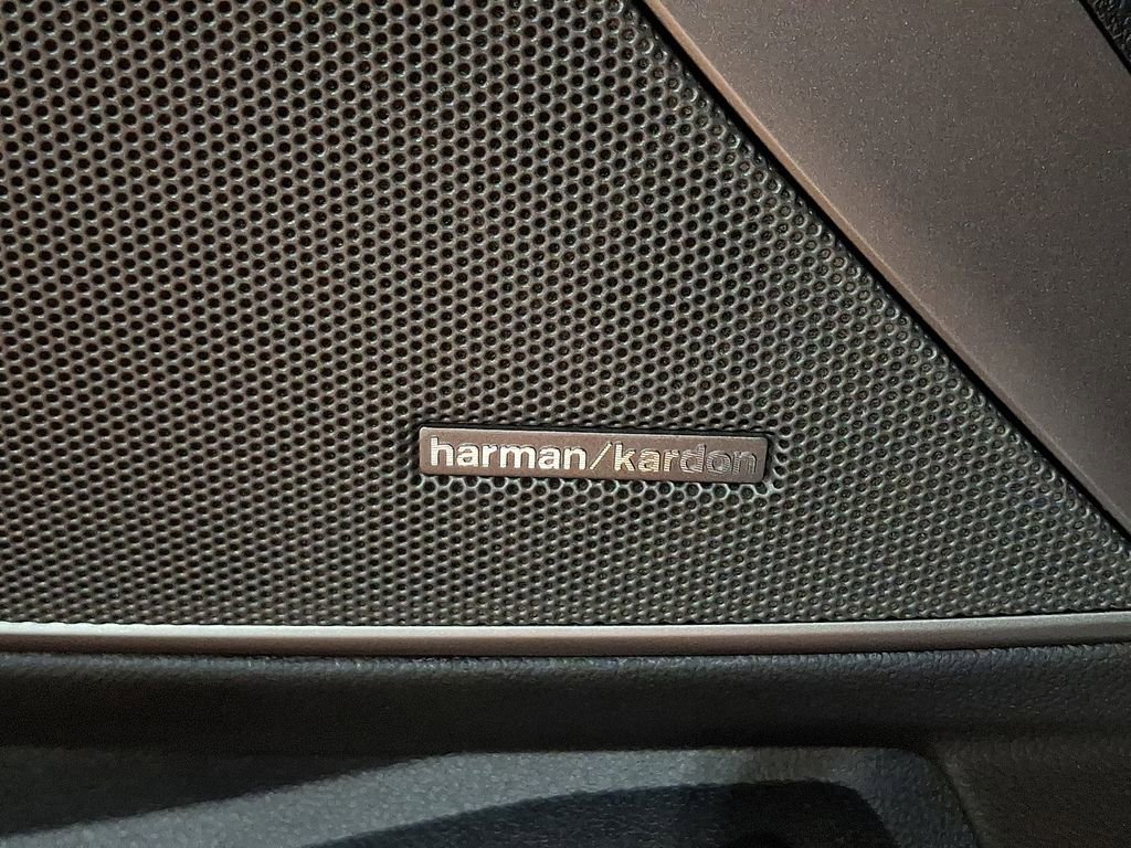 Used 2023 BMW M3 Base w/ M Carbon Exterior Package image 19