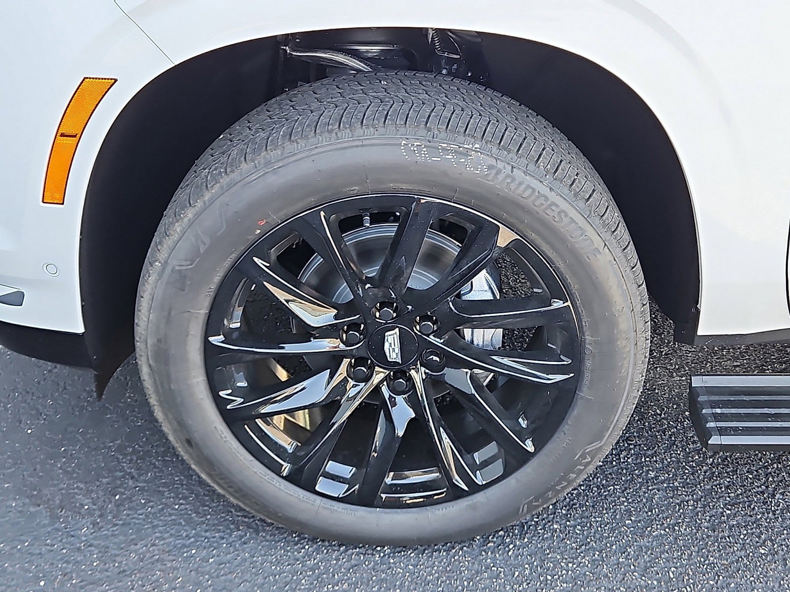 New 2026 Cadillac Escalade Luxury w/ Touring Package AWD/4WD image 9