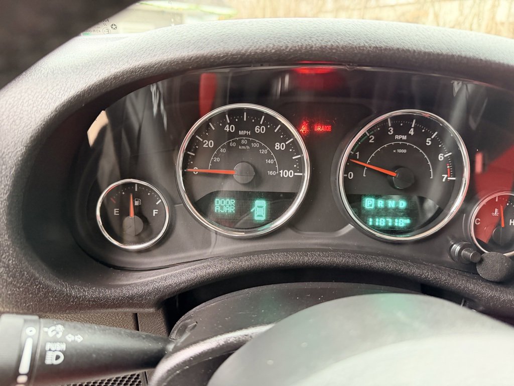 Used 2013 Jeep Wrangler Unlimited Sahara image 20