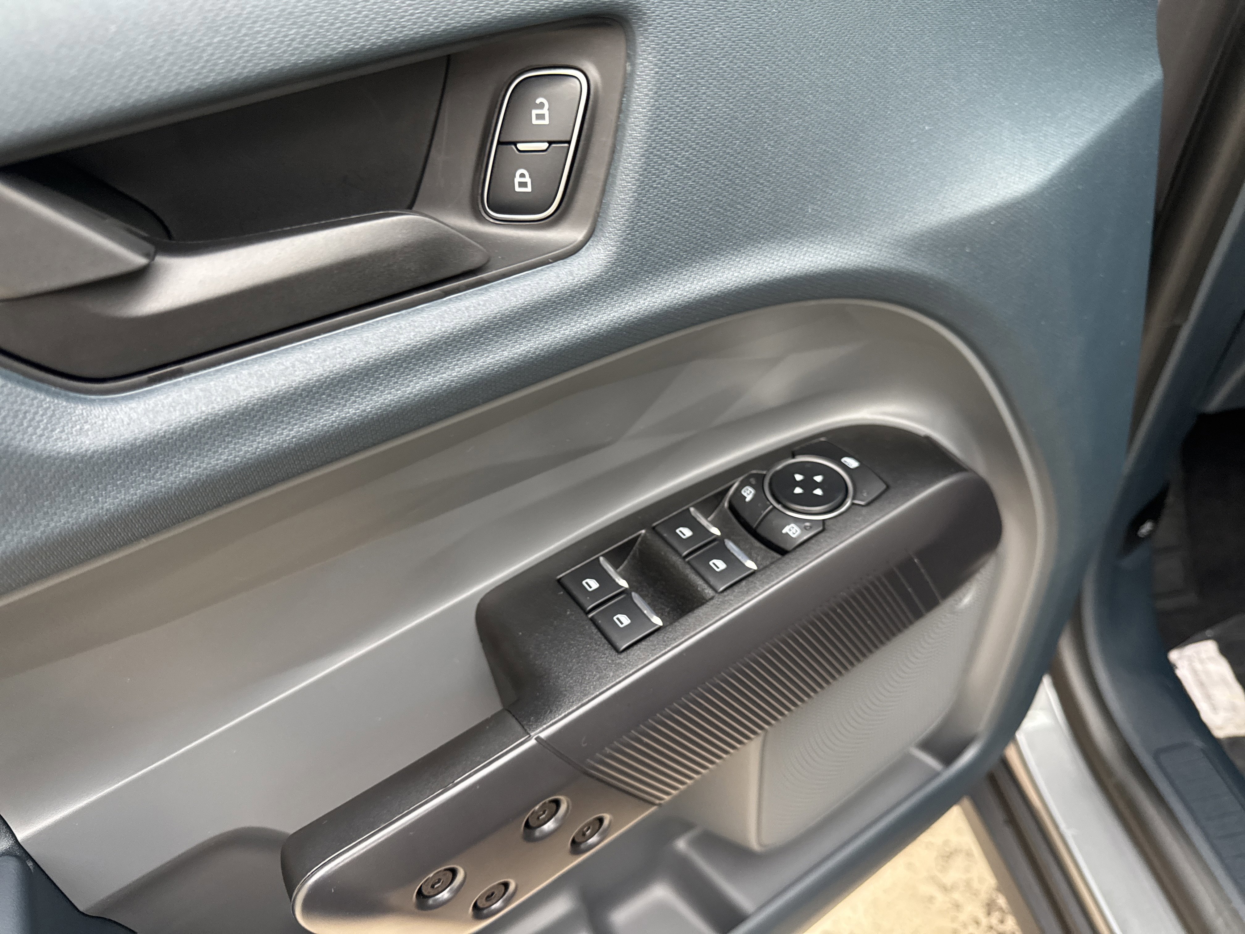 New 2025 Ford Maverick XLT w/ Black Appearance Package image 17