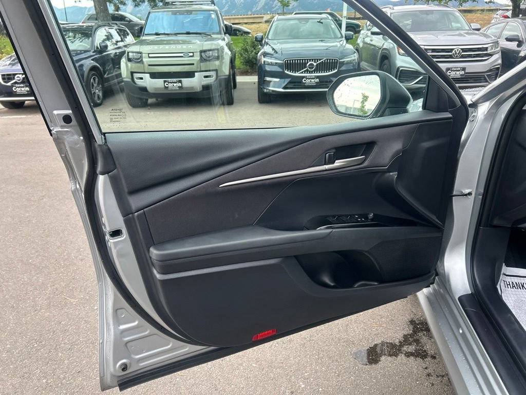 Used 2025 Toyota Camry LE FWD image 19