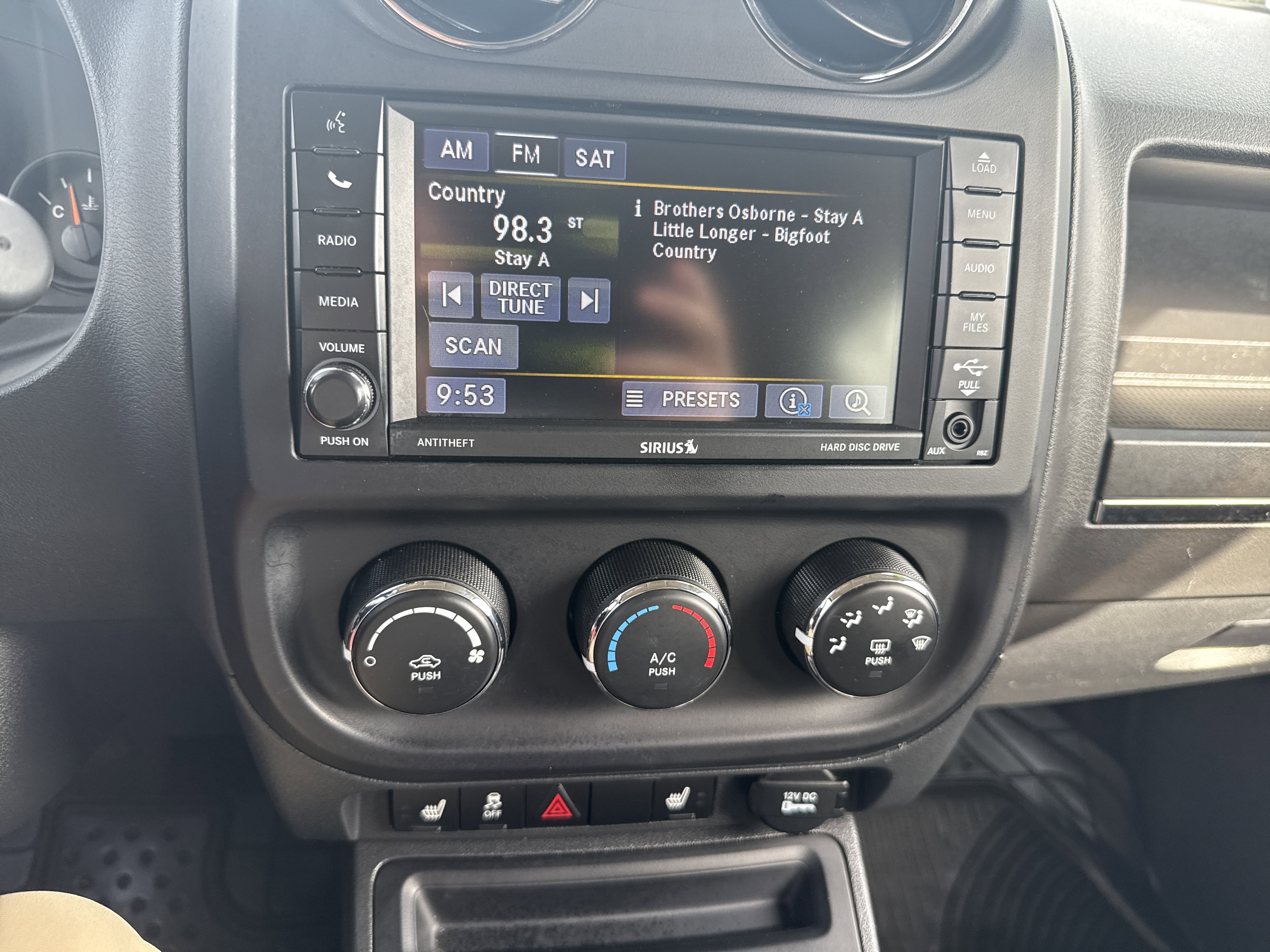 Used 2016 Jeep Patriot Latitude image 24