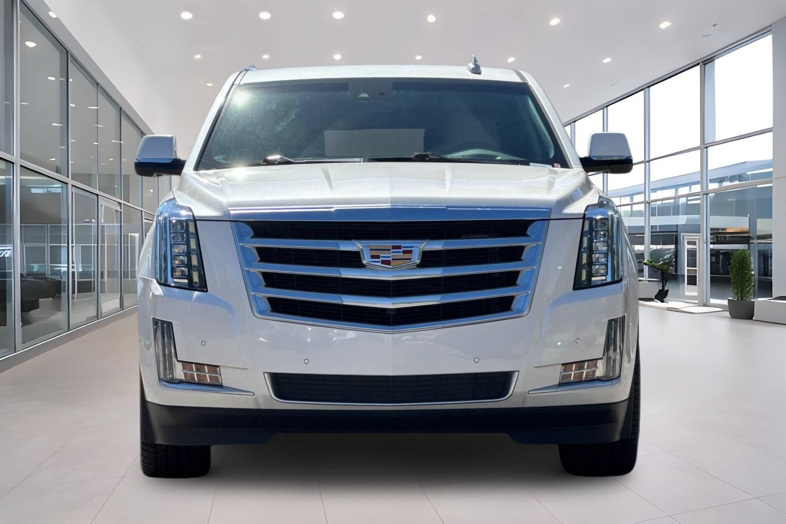 Used 2015 Cadillac Escalade ESV Luxury AWD/4WD image 9