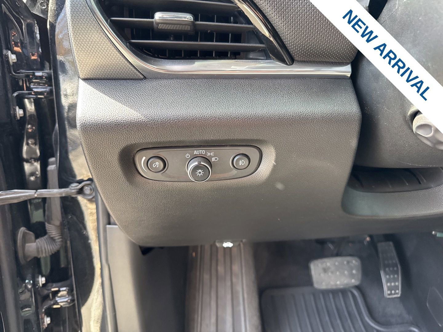 Used 2020 Chevrolet Traverse Premier image 20