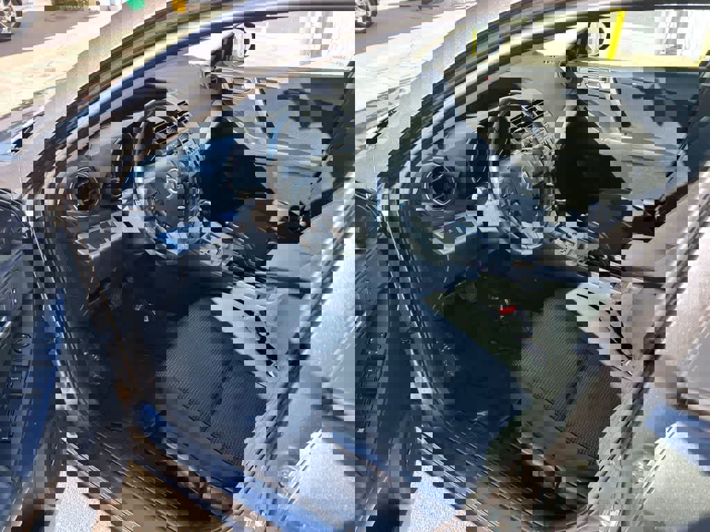 Used 2012 MAZDA MAZDA3 i Touring image 2