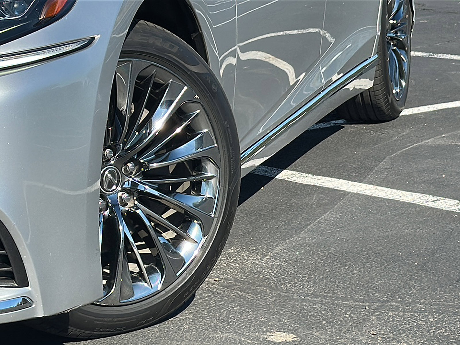 Used 2019 Lexus LS 500 image 3