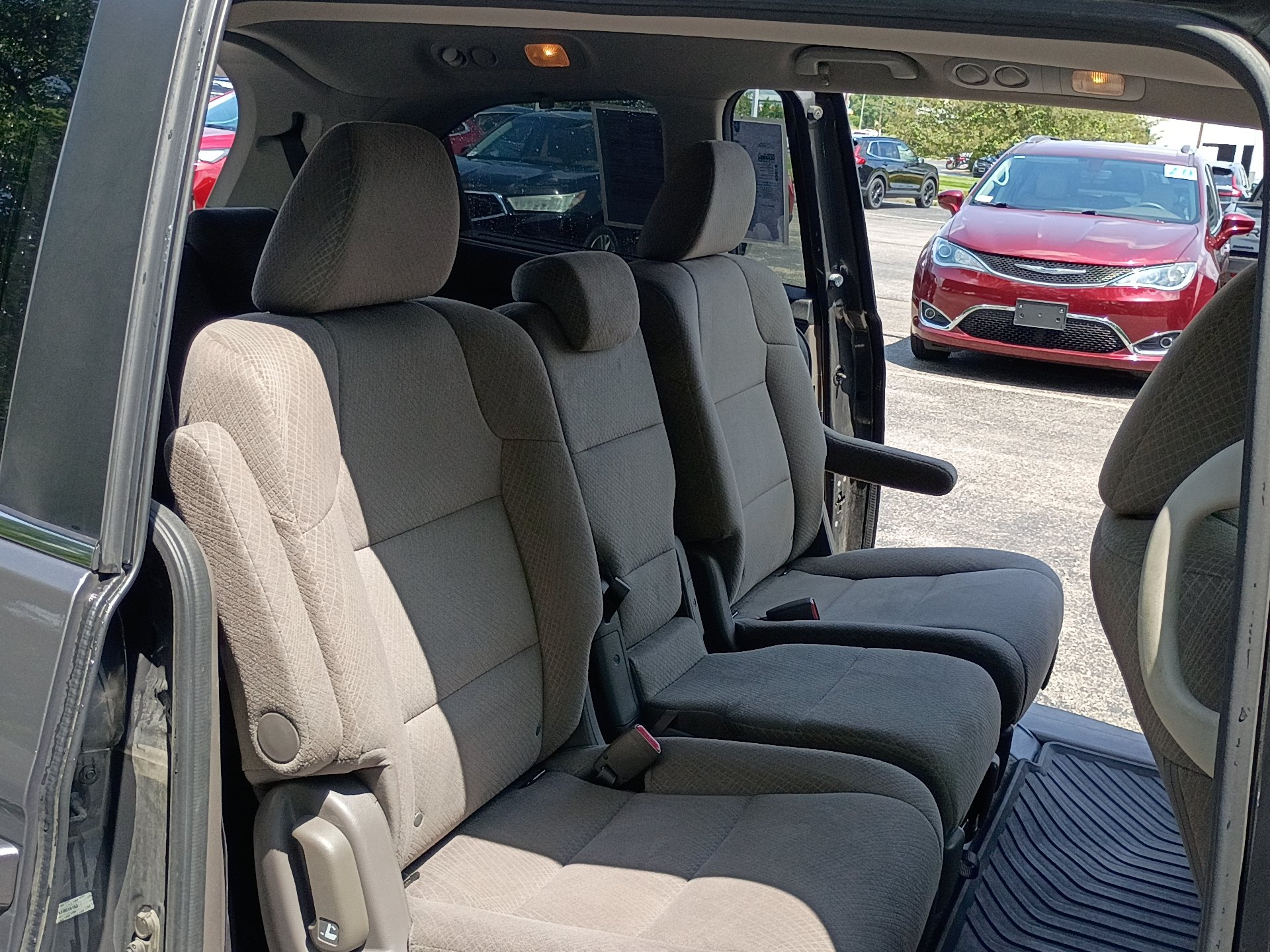 Used 2014 Honda Odyssey EX image 19