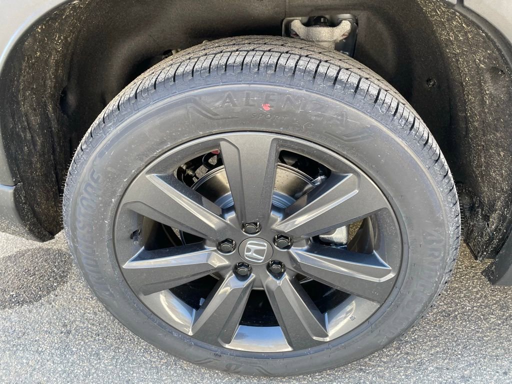 New 2026 Honda Pilot Sport image 7