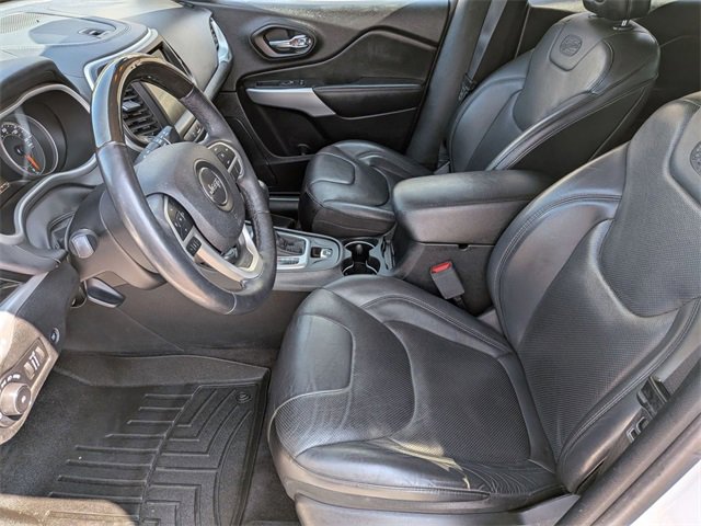 Used 2018 Jeep Cherokee Overland image 12