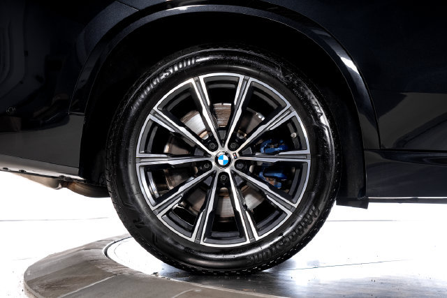 Used 2025 BMW X5 M60i w/ Climate Comfort Package AWD/4WD image 15