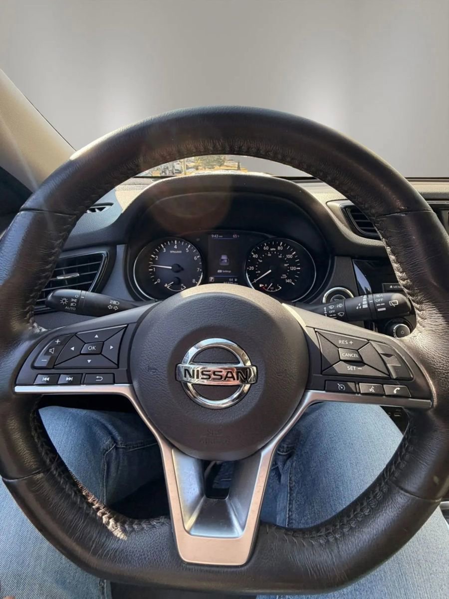 Used 2020 Nissan Rogue SV image 7