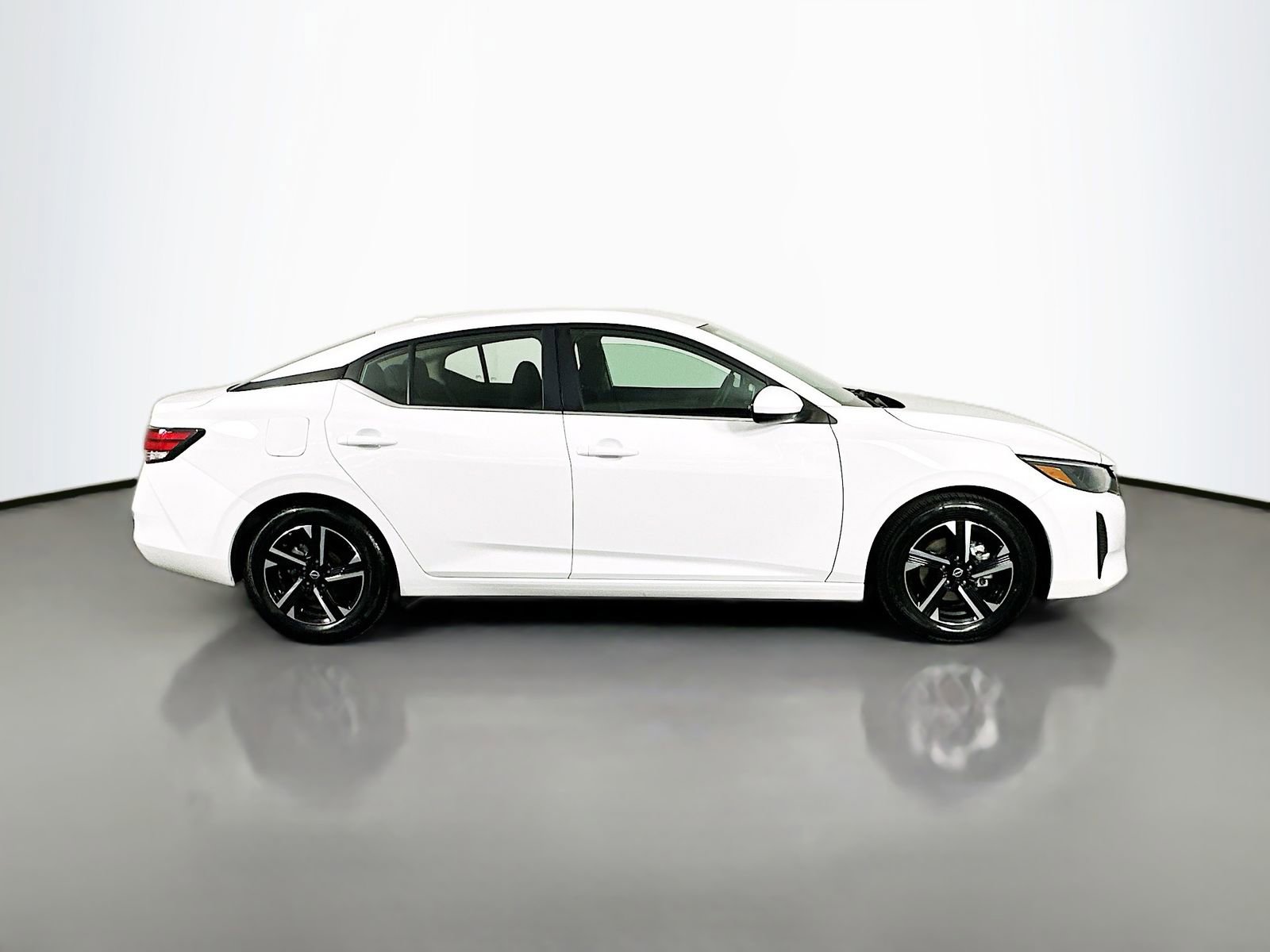 Used 2024 Nissan Sentra SV image 9