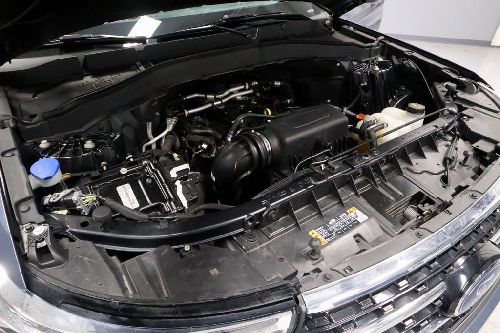 Certified 2021 Ford Explorer XLT w/ Equipment Group 202A image 17