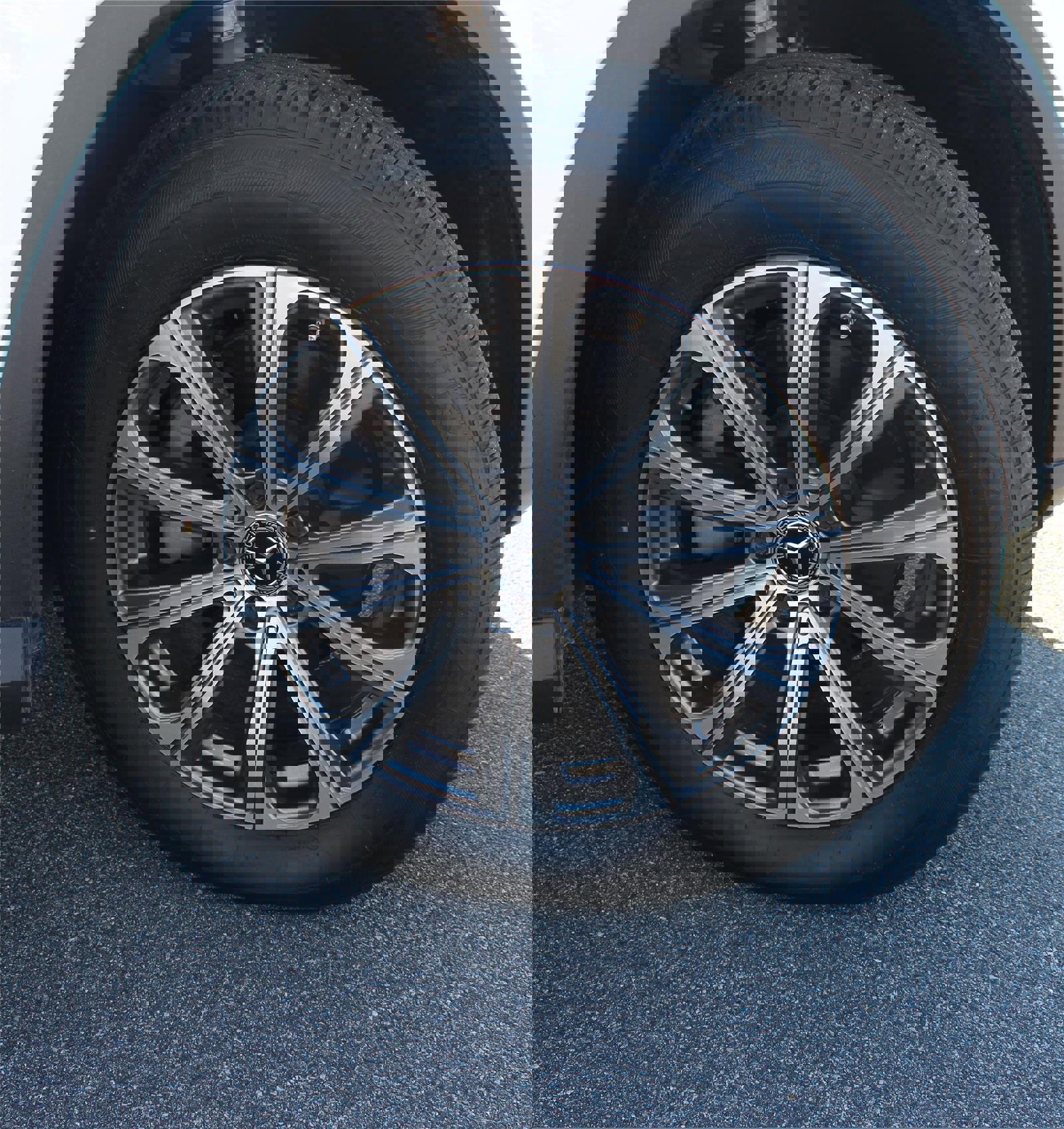 Used 2024 Mercedes-Benz GLC 300 4MATIC image 26