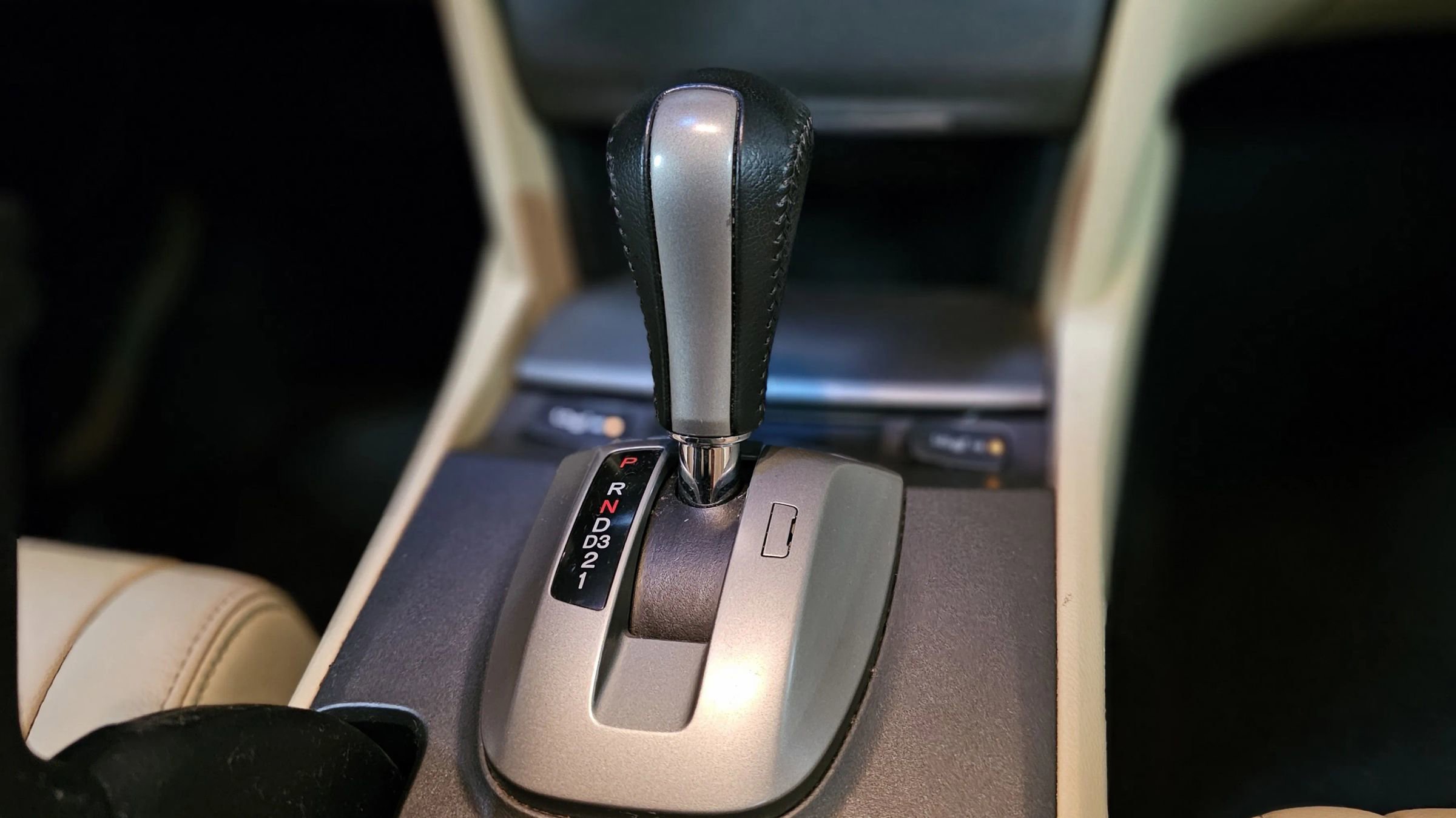 Used 2010 Honda Crosstour EX-L image 34