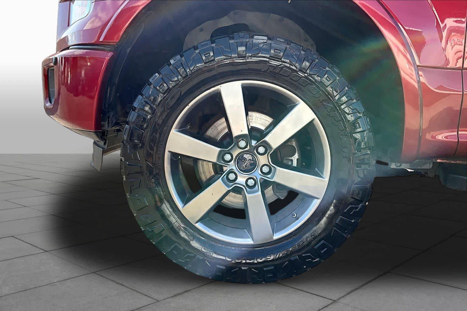 Used 2015 Ford F150 Lariat RWD image 12