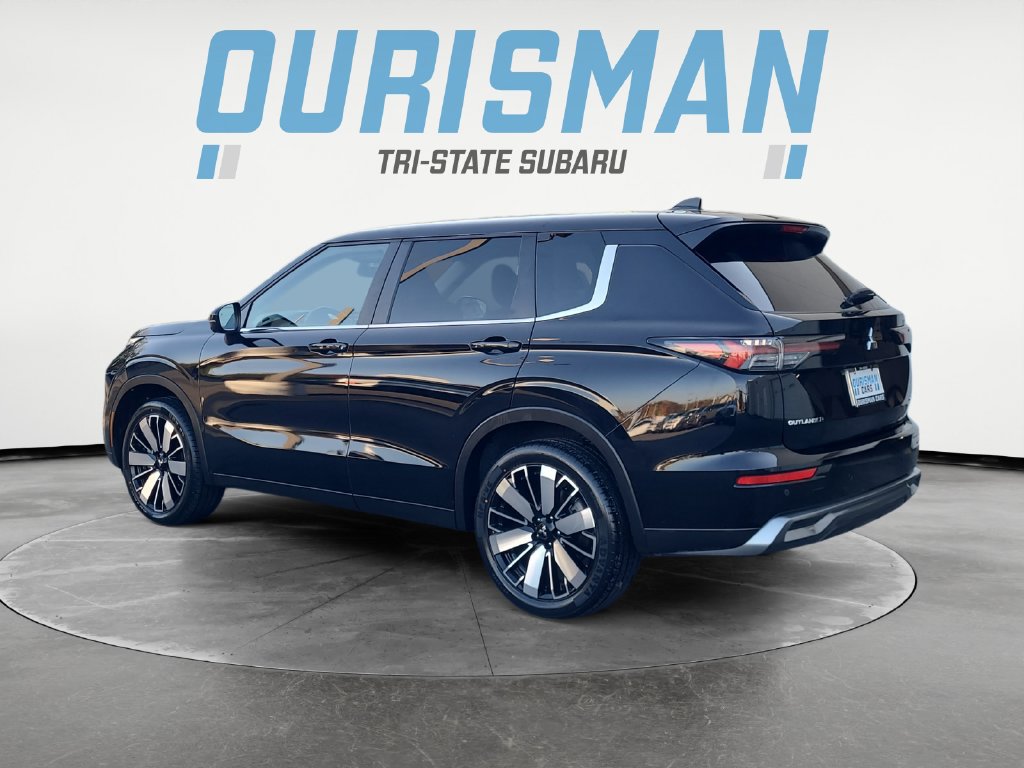 Used 2025 Mitsubishi Outlander SE AWD/4WD image 4
