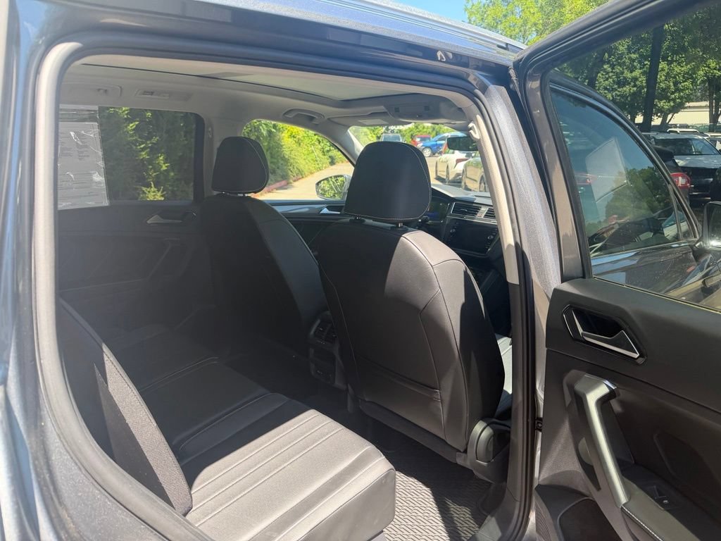 Used 2024 Volkswagen Tiguan SE AWD/4WD image 15
