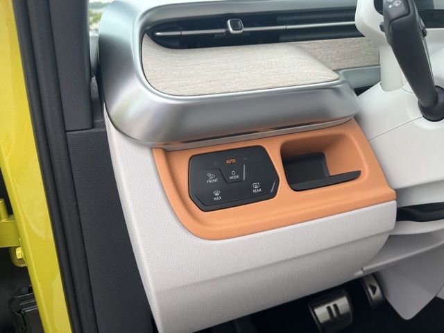 New 2025 Volkswagen ID. Buzz 1st Edition image 8