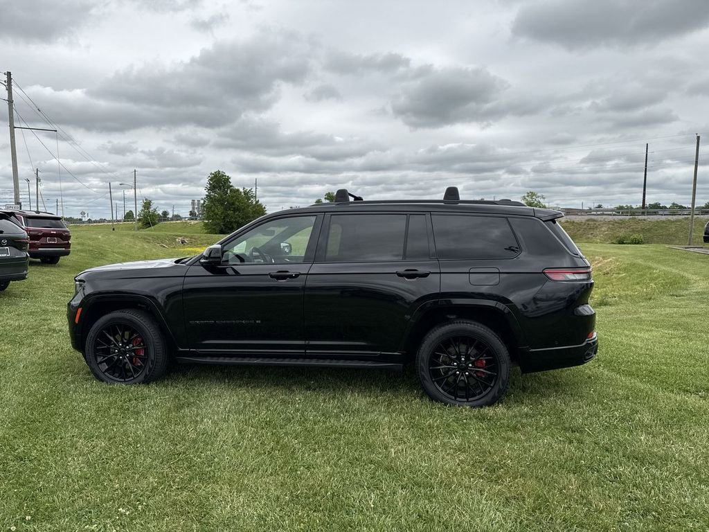 Used 2021 Jeep Grand Cherokee L Summit w/ Luxury Tech Group V AWD/4WD image 11