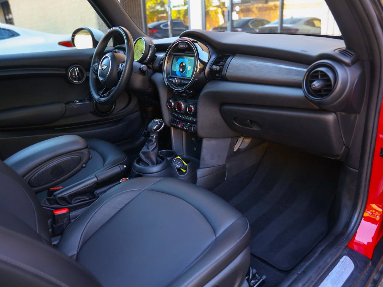 Used 2019 MINI Cooper 2-Door Hardtop FWD image 32