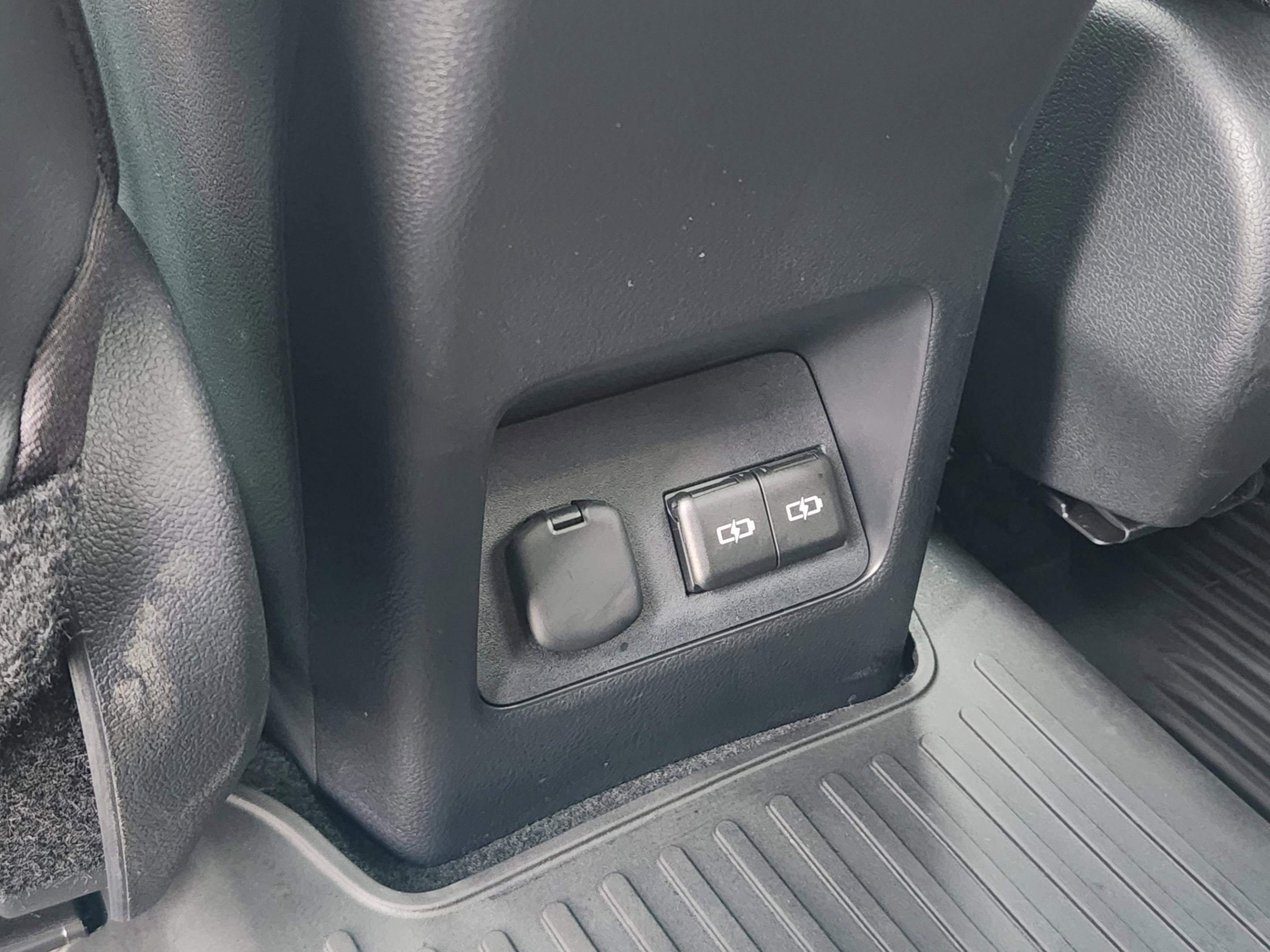 Used 2025 Lexus NX 250 FWD w/ Accessory Package (2T) image 29