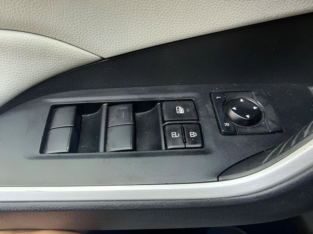 Used 2020 Toyota RAV4 XLE w/ Convenience Package AWD/4WD image 25
