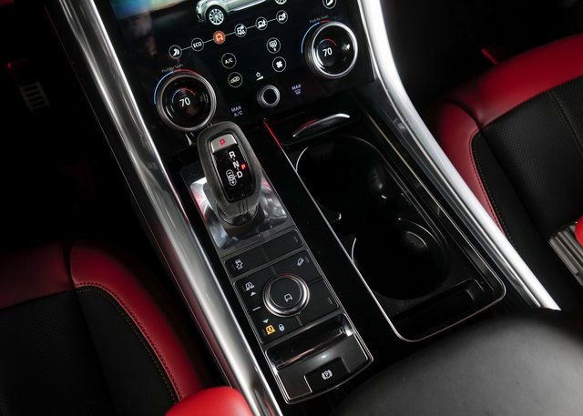 Used 2022 Land Rover Range Rover Sport HST image 13