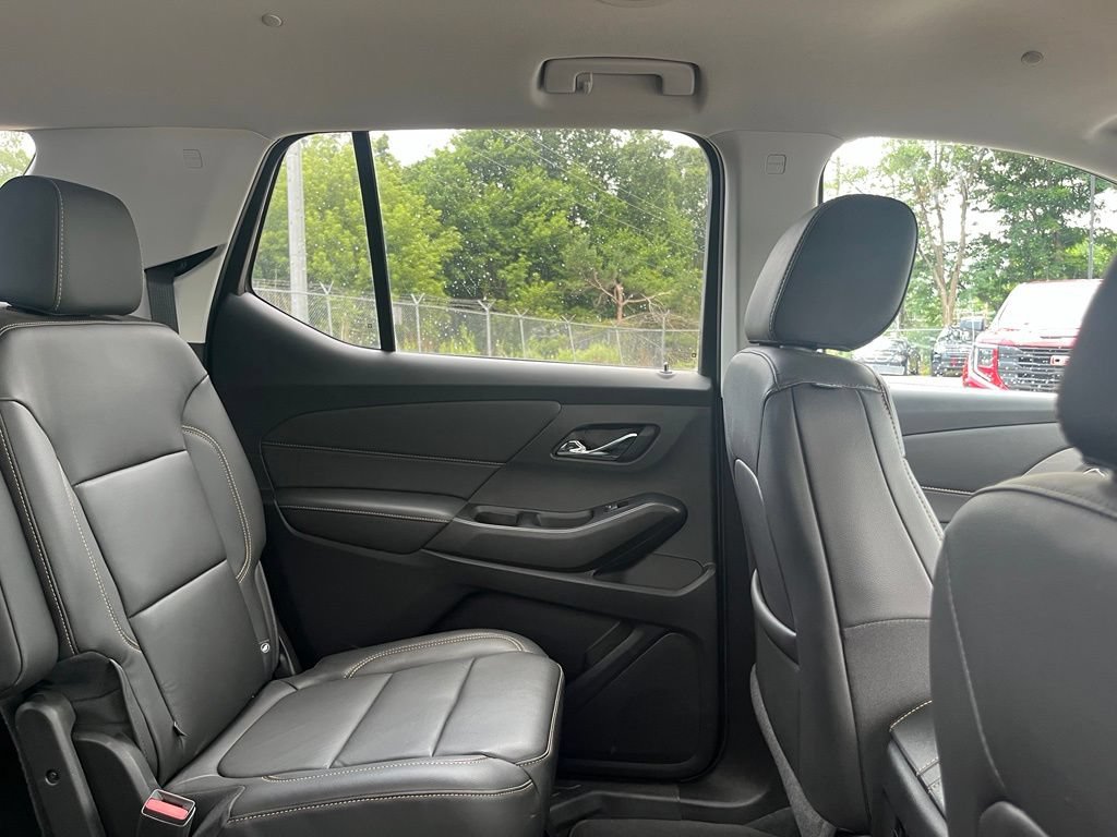 Used 2021 Chevrolet Traverse RS FWD image 39
