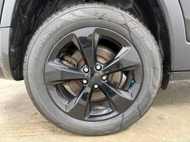 Used 2020 Jeep Cherokee Latitude Plus AWD/4WD image 11